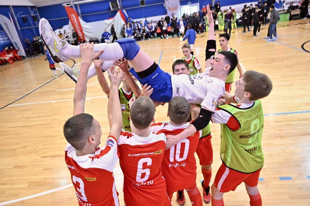 Почти 1 400 игроков приняли участие в финале проекта «Мини-футбол – в школу» в Нижегородской области
