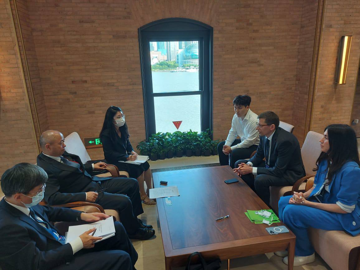 Егор Поляков провел рабочую встречу с замминистра промышленности и информационных технологий КНР Ван Цзянпином