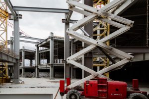 Кладка стен внутренних помещений началась на стройплощадке нижегородской ледовой арены на Стрелке