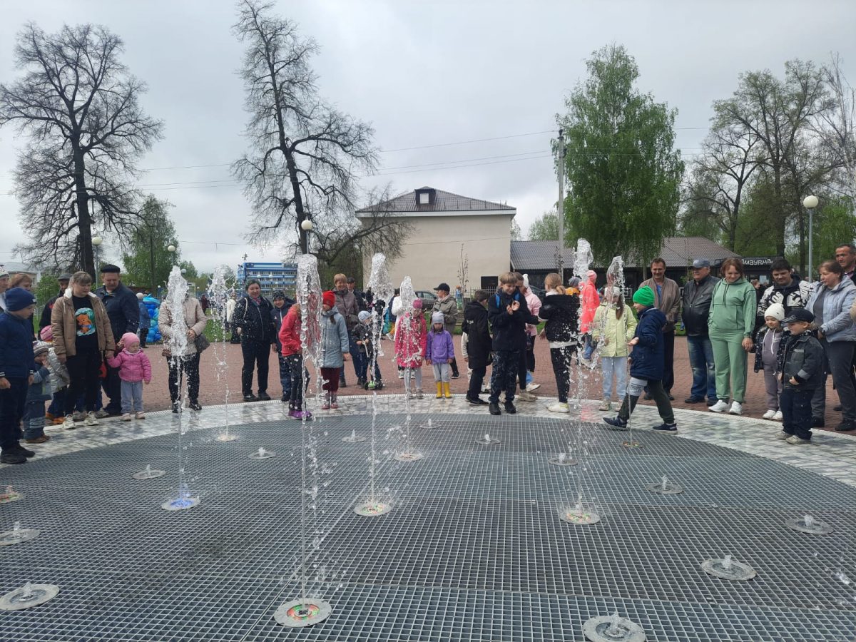 В Первомайске по программе «Формирование комфортной городской среды» открыли пешеходный фонтан