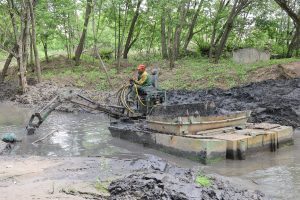 Благоустройство прибрежной территории реки Борзовки стартовало в Ленинском районе