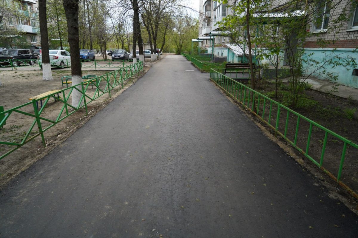 Благоустройство первых восьми дворов по программе «Формирование комфортной городской среды» практически завершилось в Дзержинске