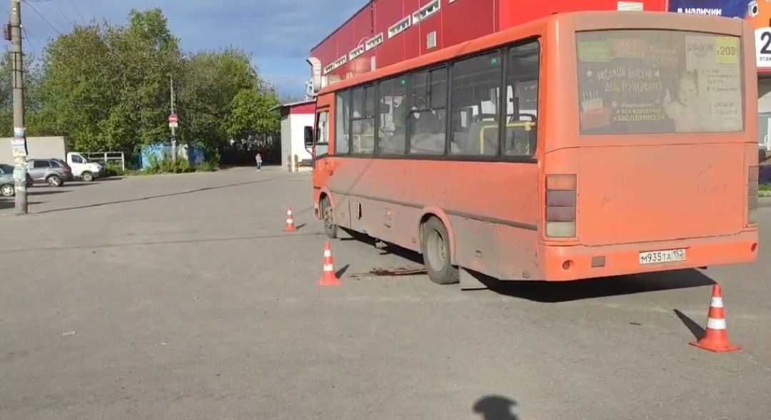 Водитель маршрутки насмерть сбил пешехода в Балахне