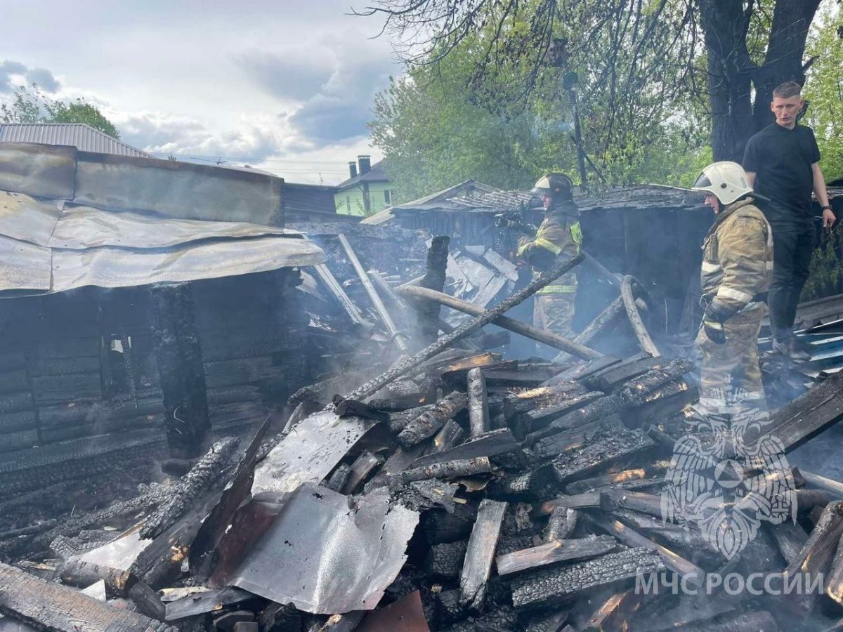 Баня с хозпостройками сгорела в Канавинском районе