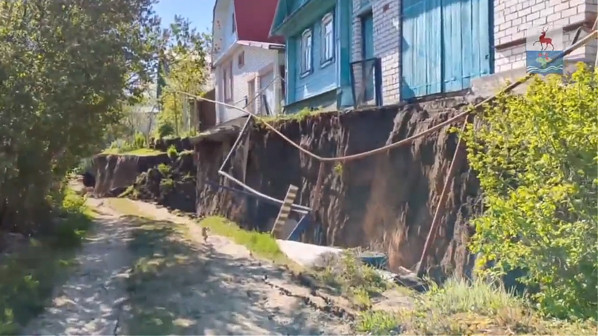 В Кстовском районе несколько домов могут рухнуть с обрыва