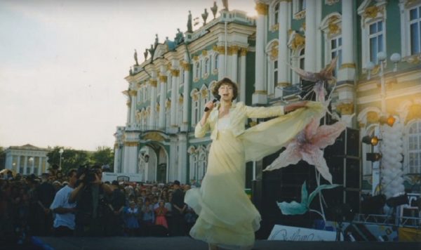 Эдита Пьеха стала почетным гражданином Петербурга