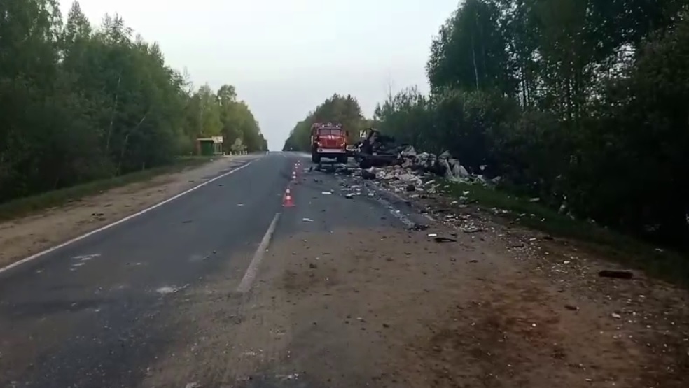 Два человека погибли при столкновении машин ночью в Чкаловском округе