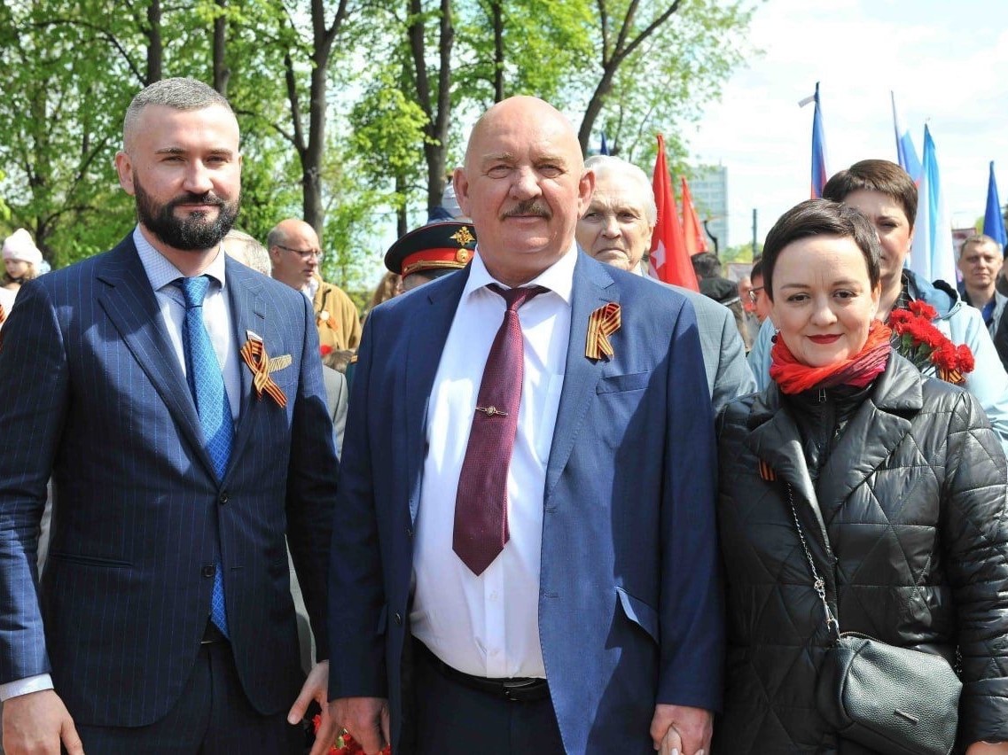 Депутаты приняли участие в торжественном митинге «Ты же выжил, солдат!», который состоялся в парке Славы