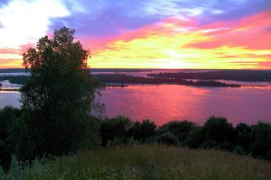 Три места с загадочными озерами, куда интересно отправиться на выходные