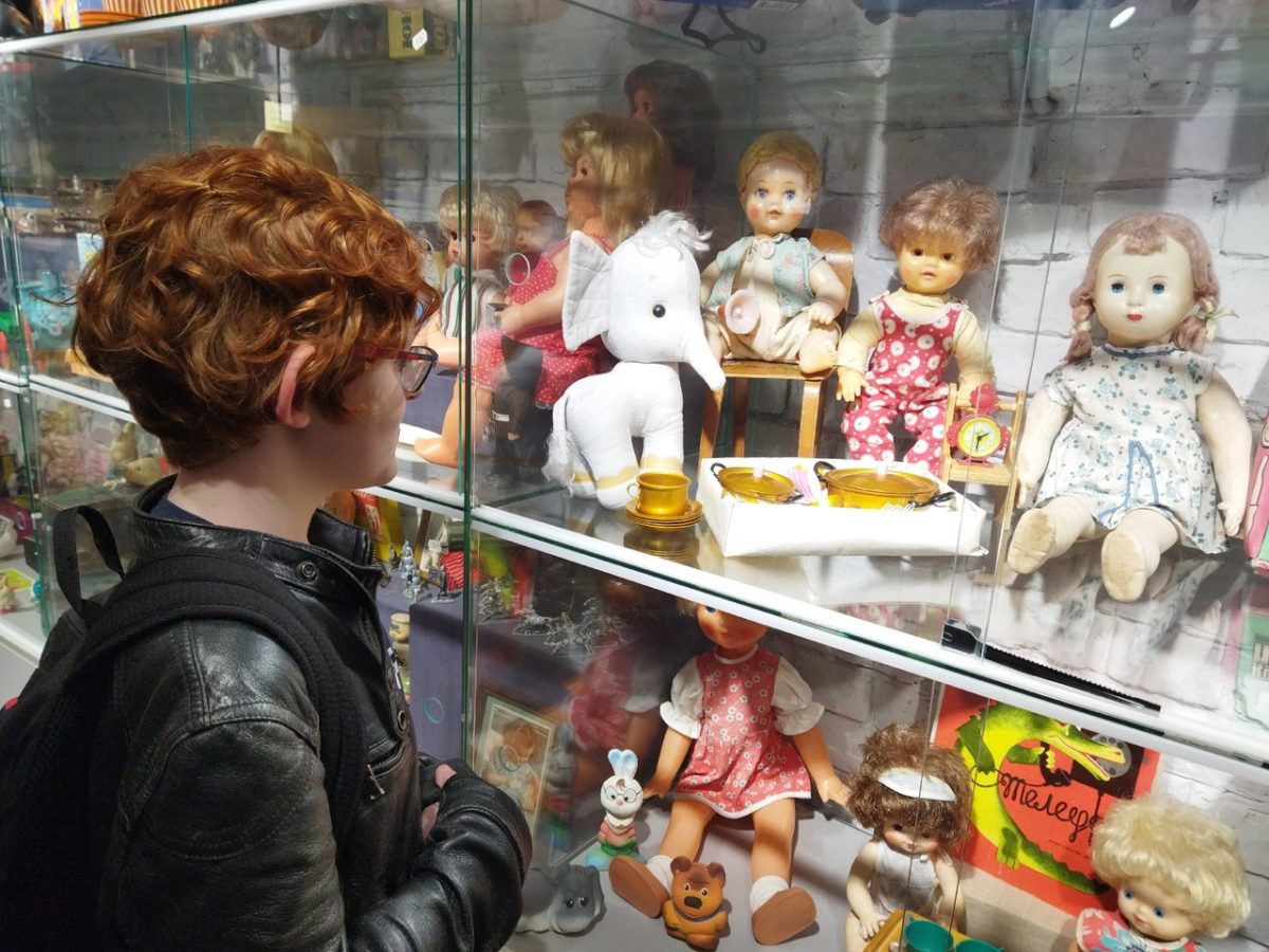 В музее «Покровка 8» дети с радостью смотрели на кукол