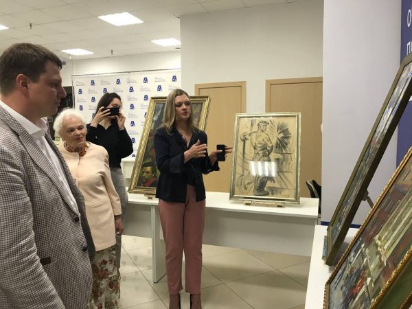 Нижегородцы могут увидеть картины художника Владимира Холуёва в Штабе общественной поддержки