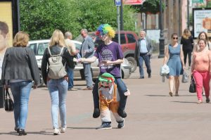 Стоит ли искать первую работу в 14 лет и что делать родителям