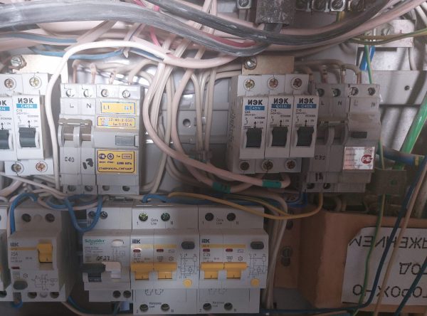 Более 15 тысяч жалоб на неудовлетворительную работу коммунальщиков поступило в региональную ГЖИ с начала года