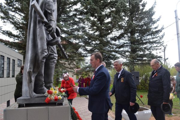 Накануне Дня Победы в Тонкине открылся восстановленный памятник