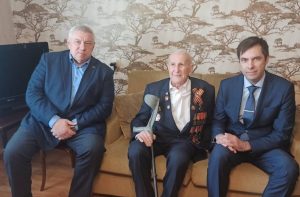 Нижегородскому ветерану – участнику Сталинградской битвы вручили «Карту Победы» в преддверии 9&nbsp;Мая