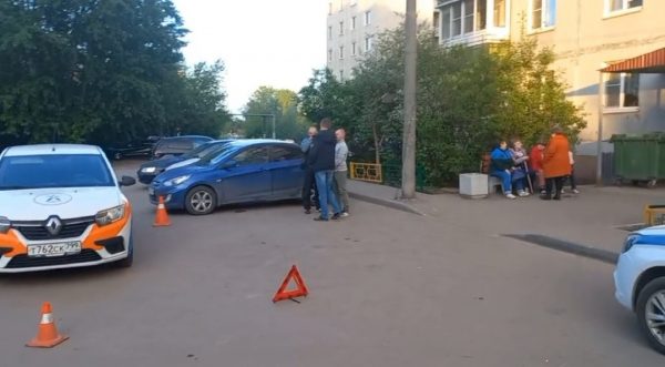 Иномарка сбила 2‑летнего ребенка на беговеле на улице Лесной Городок