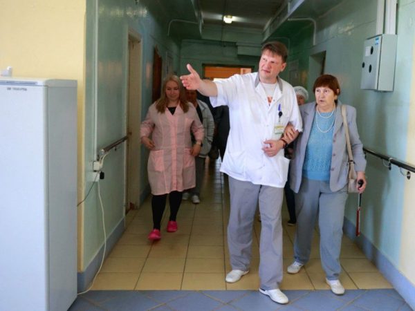 Экскурсию по новому гериатрическому отделению провели для Совета ветеранов Дзержинска
