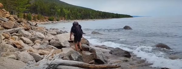 Ел елку, спасал палатку от шторма