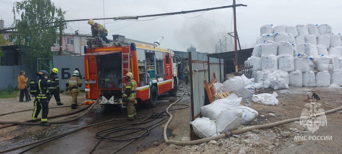 Пожар на химзаводе в районе НМЖК, где загорелась цистерна, ликвидирован