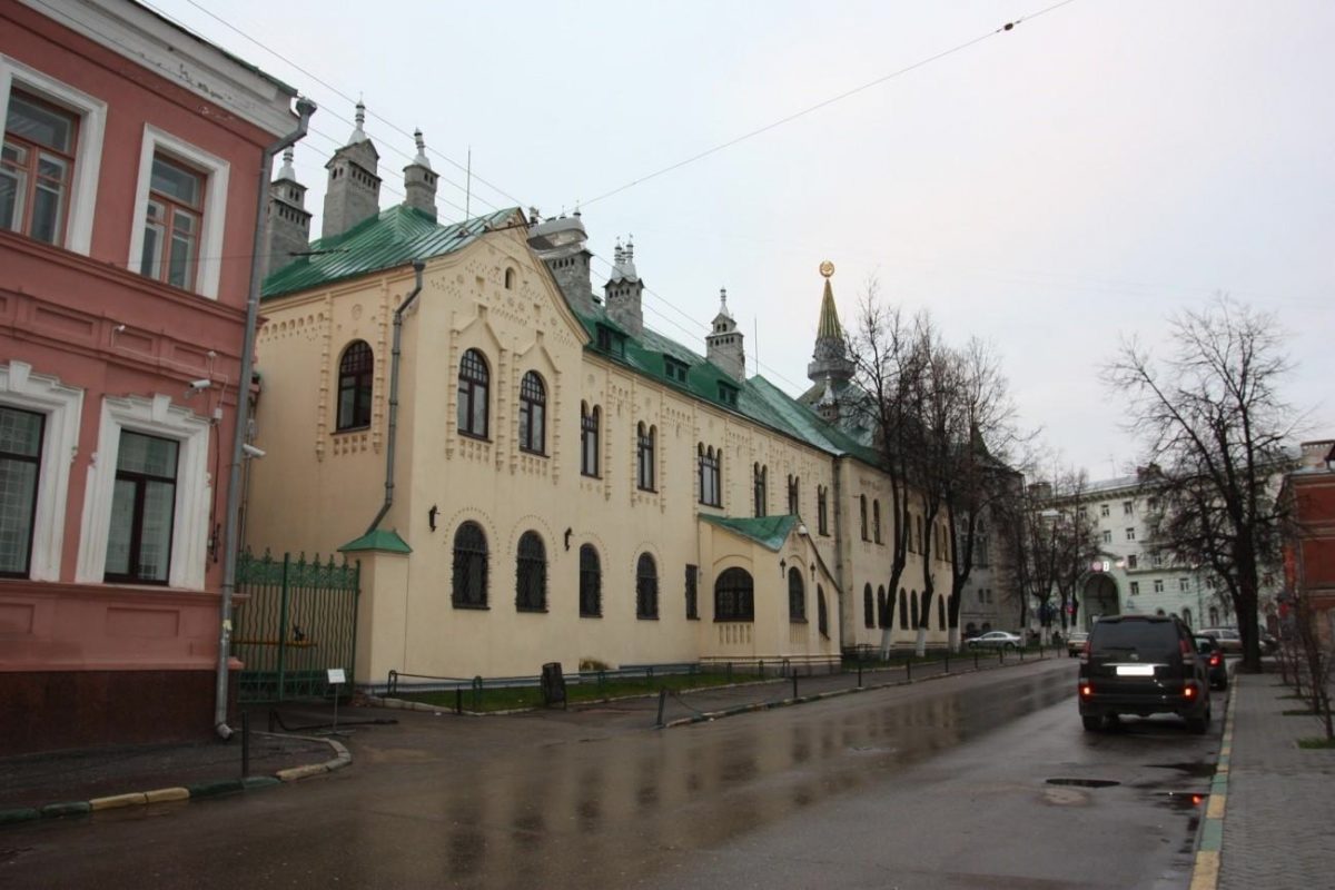 Фасад служебного корпуса Банка России на улице Грузинской отремонтируют