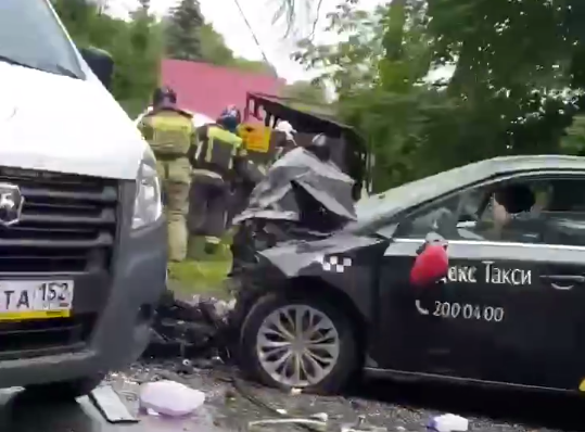 Появились подробности ДТП на Анкудиновском шоссе, в котором пострадали семь человек