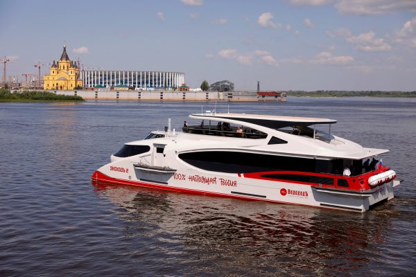 «ЭкоходЪ» вышел в свой первый рейс в Нижнем Новгороде: смотрим фото