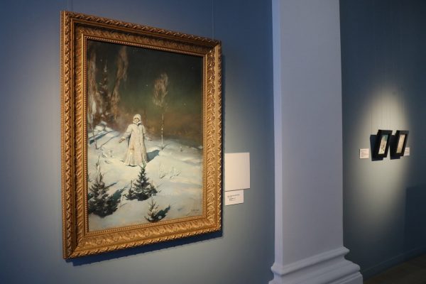«Художник и сказка»: смотрим, как прошло открытие выставки картин из Русского музея и Третьяковки
