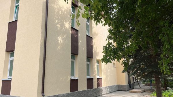 Минимущество привлекло инвестора для ремонта заброшенного здания по улице Школьной в Нижнем Новгороде