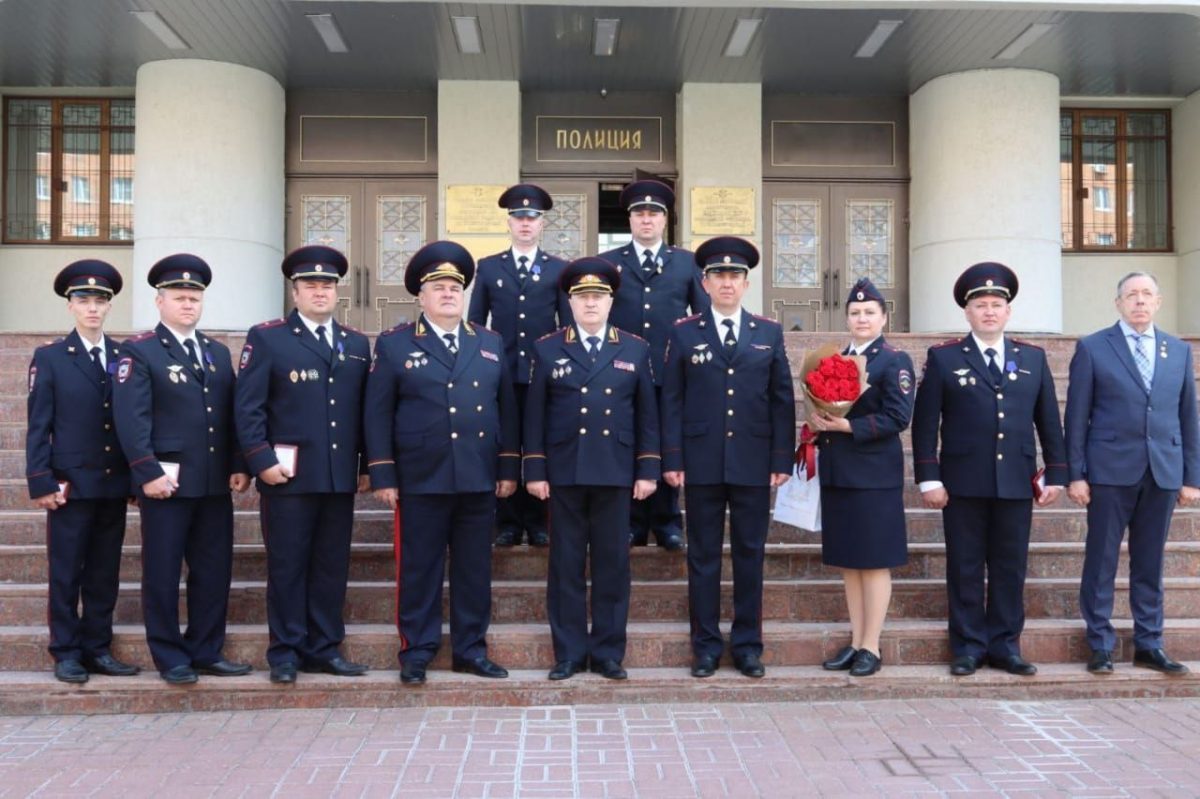Семеновских полицейских наградили за задержание подозреваемого в подрыве машины Прилепина
