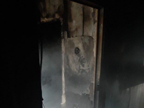 Три человека пострадали при пожаре в жилом доме на улице Героев Космоса в Сормово