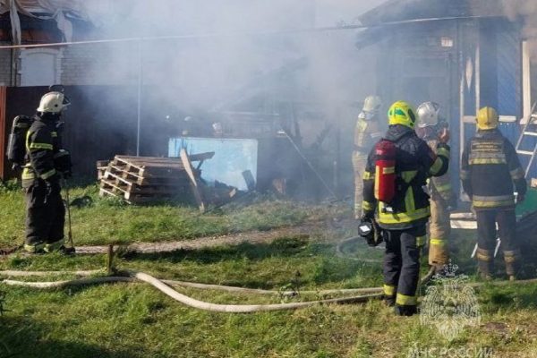 Жилой дом сгорел в микрорайоне Кузнечиха