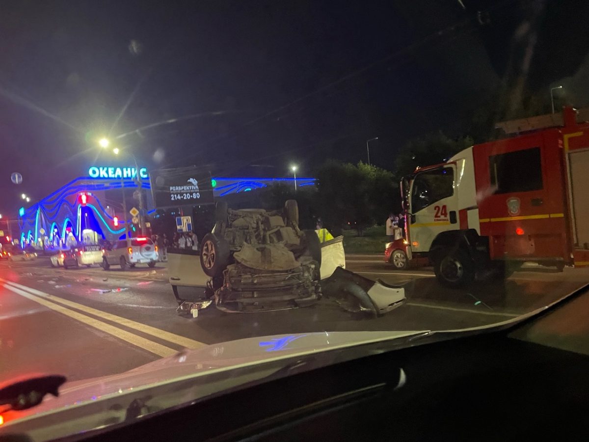 Три автомобиля столкнулись на проспекте Гагарина в Нижнем Новгороде
