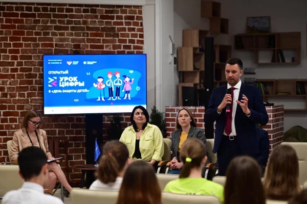 Нижегородским школьникам в День защиты детей рассказали о безопасном поведении в Интернете
