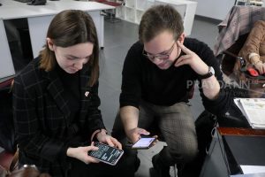 «Бесплатные» сим-карты и обязательные страховки: как обманывают покупателей в салонах сотовой связи