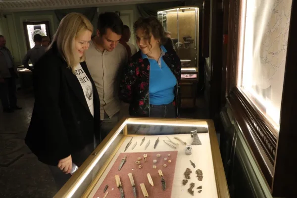 Выставка археологических находок XV века открылась в Усадьбе Рукавишниковых