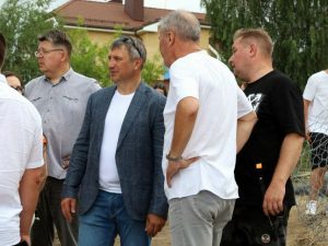 Глава Дзержинска Иван Носков проверил ход благоустройства смотровой площадки на озере Святом