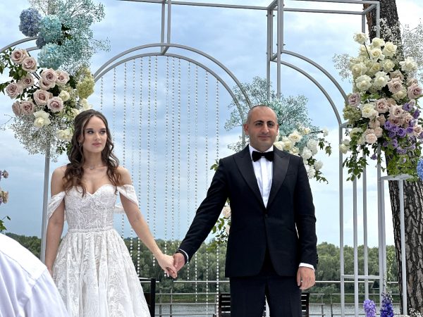 Депутат Заксобрания Нижегородской области Соломон Апоян сыграл свадьбу со своей невестой