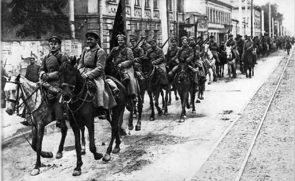 Почему Красная армия не поддержала бунт своего главкома в 1918 году