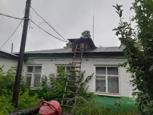 Здание загорелось в Кулебакском округе из-за короткого замыкания во время&nbsp;ливня