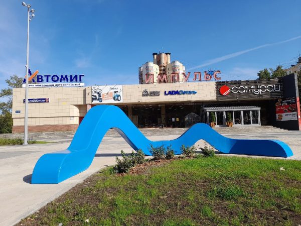 Веселый червячок или гусеница: нижегородцы гадают, что за арт-объект появился в Приокском районе