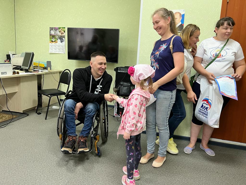 Депутат поговорил с мамами из ассоциации многодетных семей Автозаводского района и пообещал помочь им с организацией интересных мероприятий