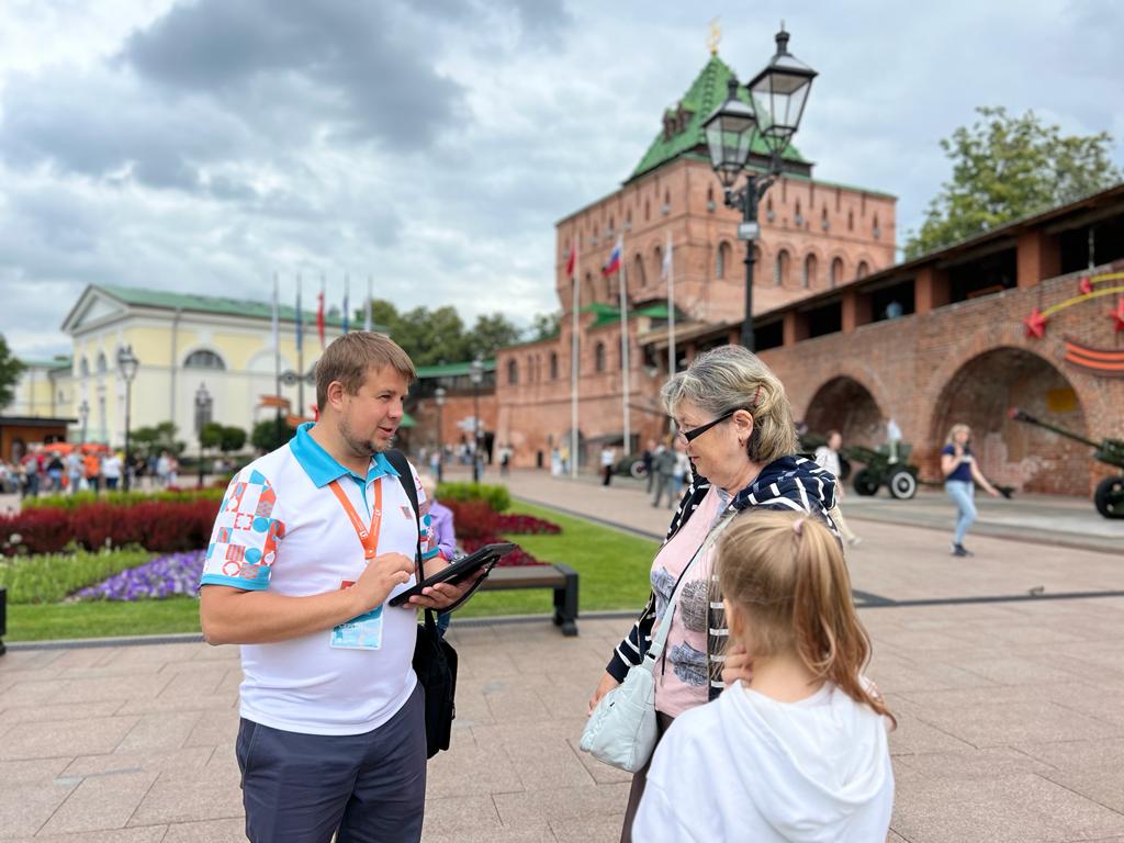 В Нижегородском кремле начали работать гиды-координаторы