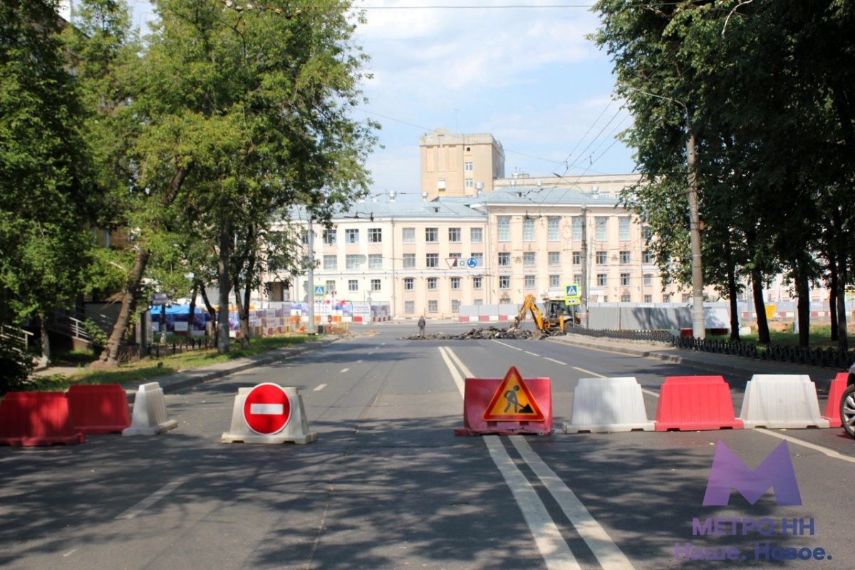 Для пешеходов на площади Свободы оставят обходные пути на время строительства метро