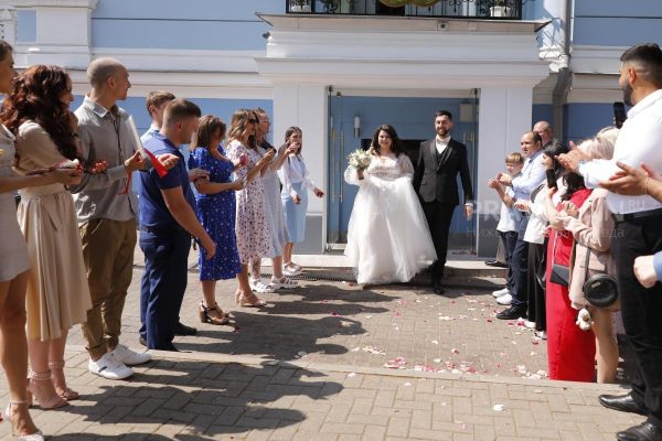 48 нижегородских пар сыграли свадьбу в красивую дату в июле
