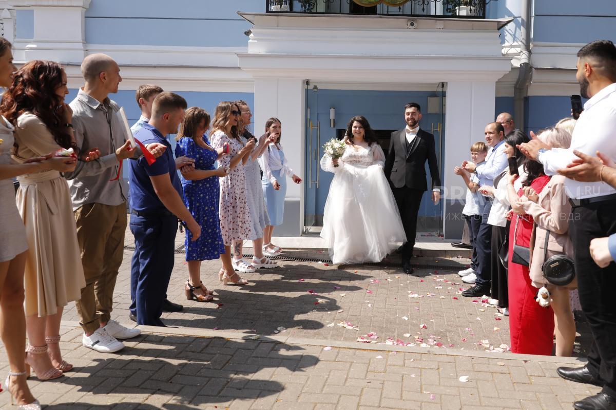 248 пар поженятся в зеркальную дату 24 апреля в Нижегородской области