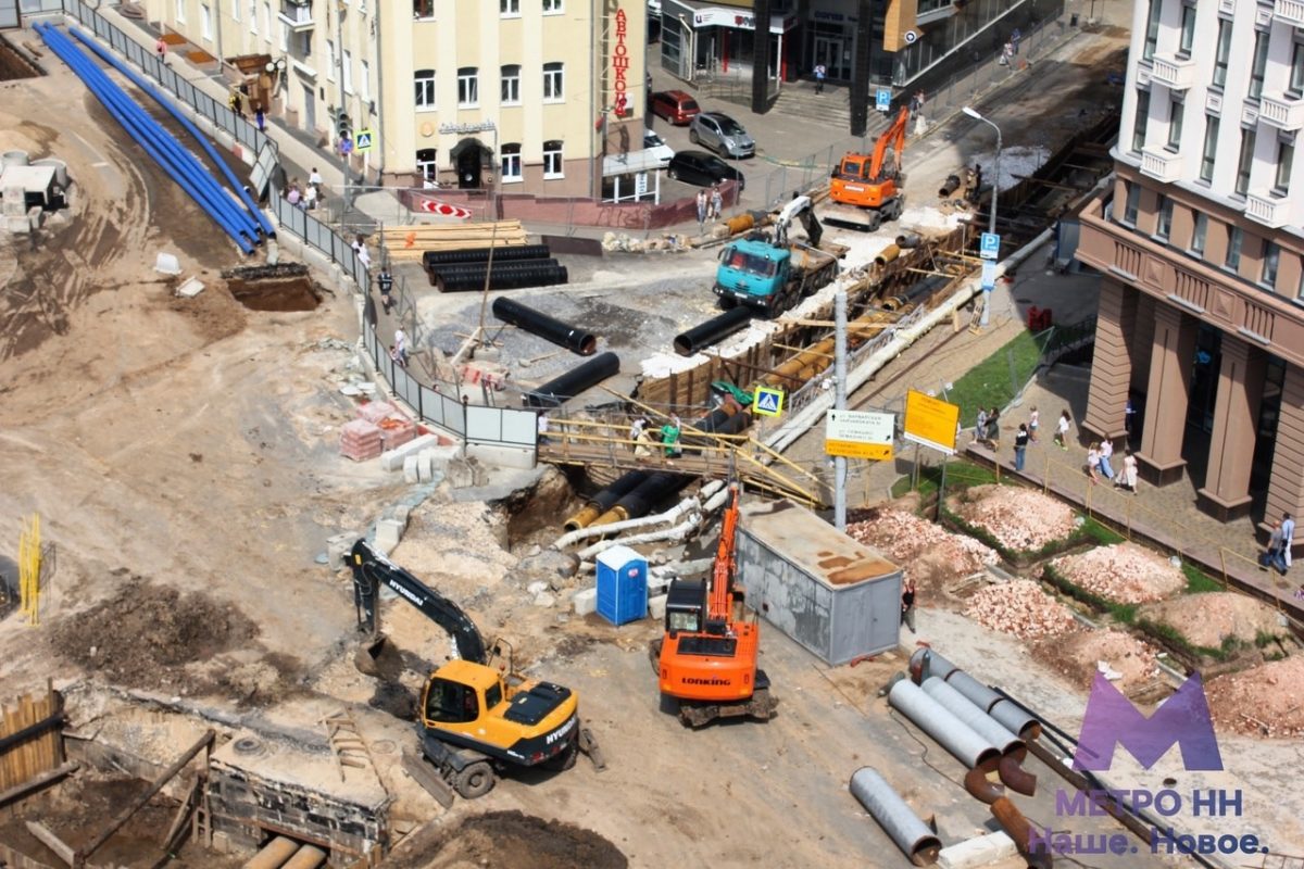 Опубликованы высотные фотографии со стройплощадки новой станции метро на площади Свободы