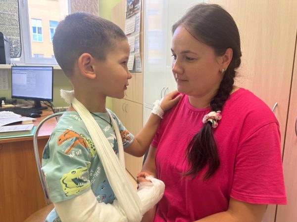 Нижегородские хирурги спасли мальчика, которому оторвало руку в стиральной машине