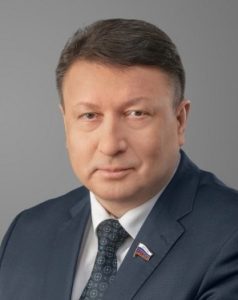 Олег Лавричев