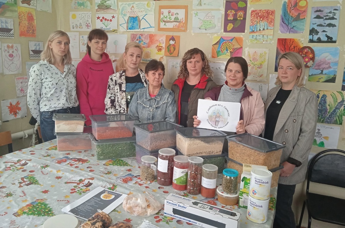 Кулинарный фронт: жители Семёновского округа готовят супы и каши для бойцов СВО