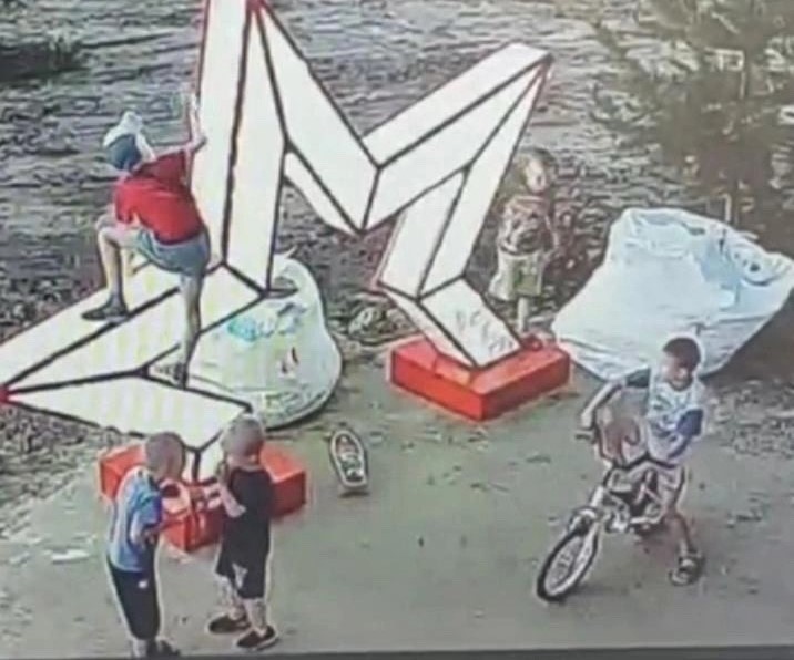 Дети сломали новый арт-объект в сквере Памяти погибших комсомольцев в Лыскове